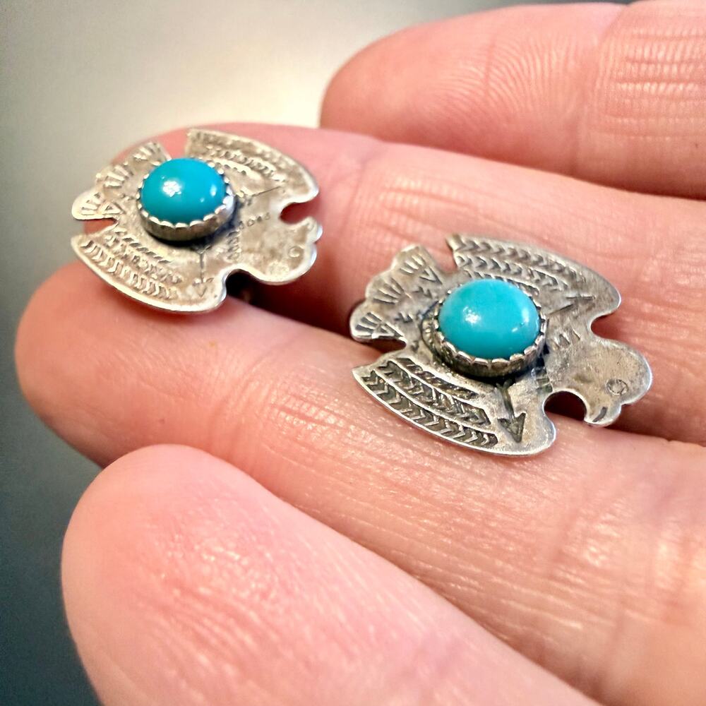 Vintage Navajo Turquoise Sterling Silver Screwback Earrings - Picture 5 of 9